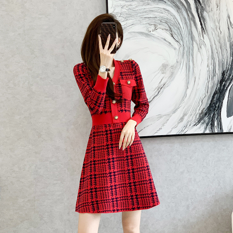 Autumn red knitted dress