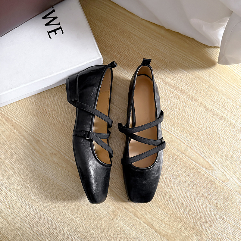 Zapatos de cuero suave hechos a mano para mujeres 2024 nuevos zapatos de cabeza cuadrada con cinturón cruzado Marizhen zapatos de estilo retrógrado francés