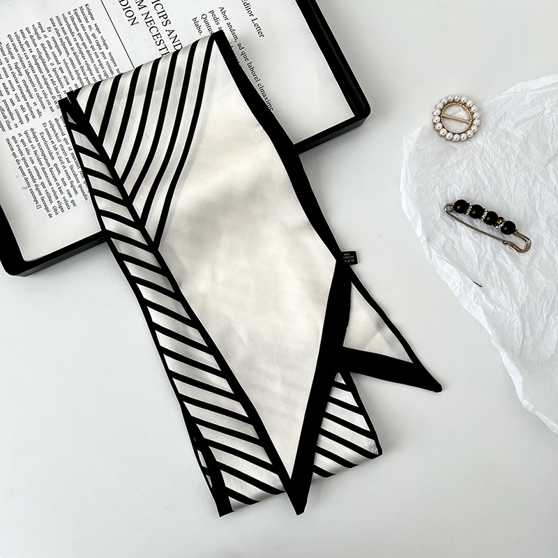 Rayas oblicuas con borde negro