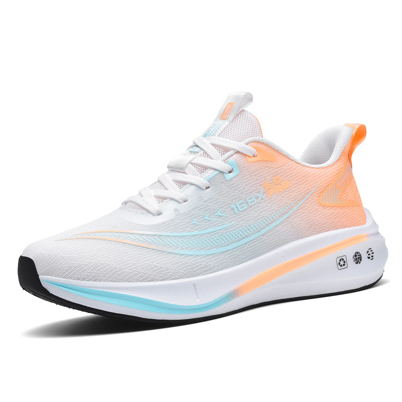 Zapatos deportivos de tejido volador para hombres 2025 nuevos zapatos de corrida de estudiantes de tela coreana con suela suave y transpirables tendencia de zapatos de hombre al por mayor