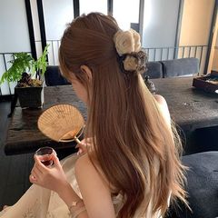 2025新型バラの両面の花は女性の新しい中国式の後頭部の髪を挟んで小さいサイズのサメを挟みます。
