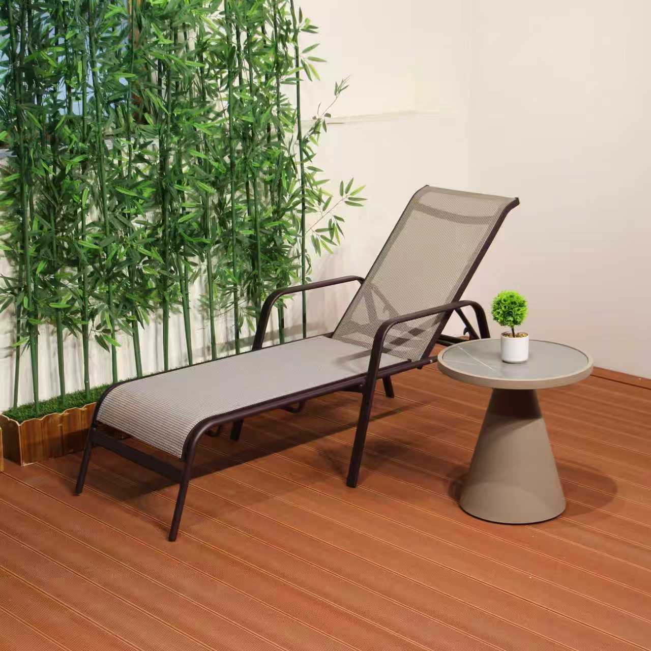 Cama de reclinación Teslin + mesa de té Les