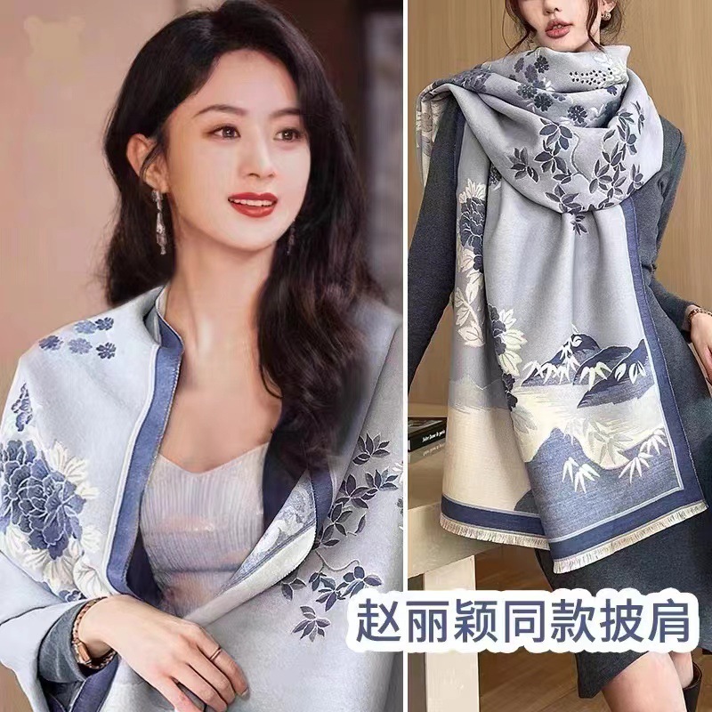 꽃이 피고 풍부한 파란색