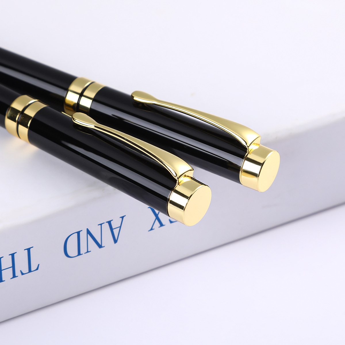 Fábrica al por mayor negro bolígrafo regalo de negocios de alto grado metal bolígrafo publicidad regalo pluma letras