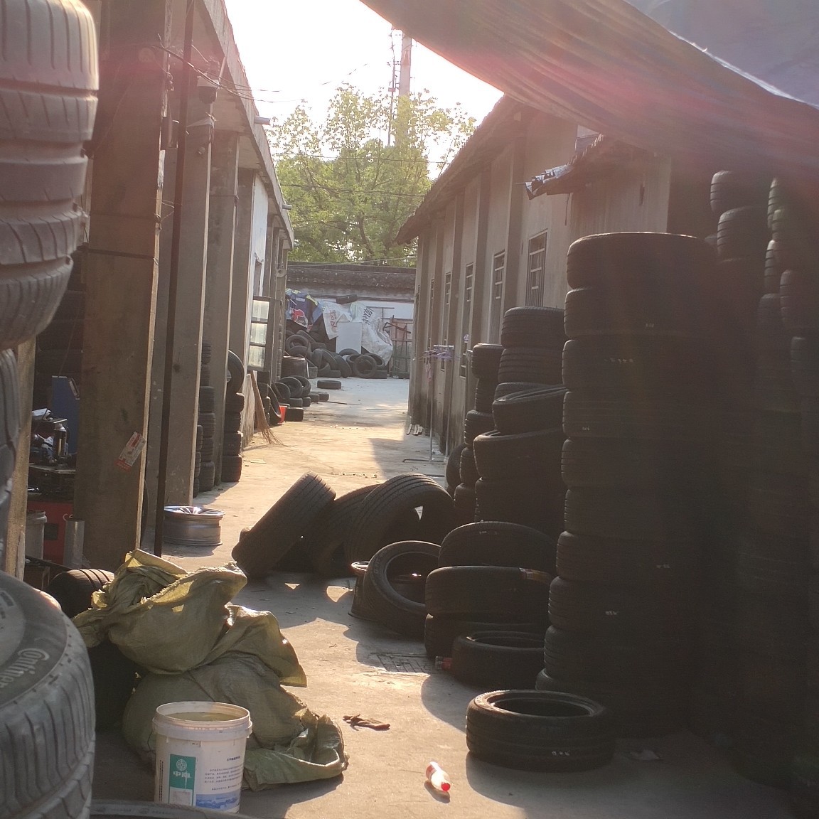 上海二手轮胎批发市场  吴培伟
