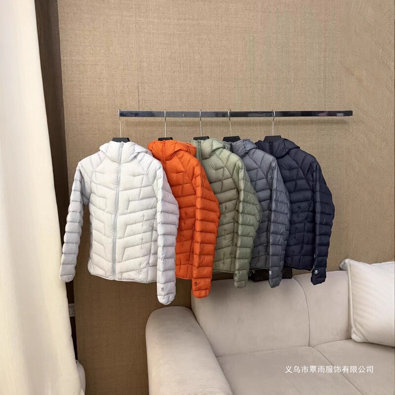 90% White Duck Down! Outdoor Winter Men's Breathable and Warm Hiking and Mountaineering Stand-Collar down Jacket