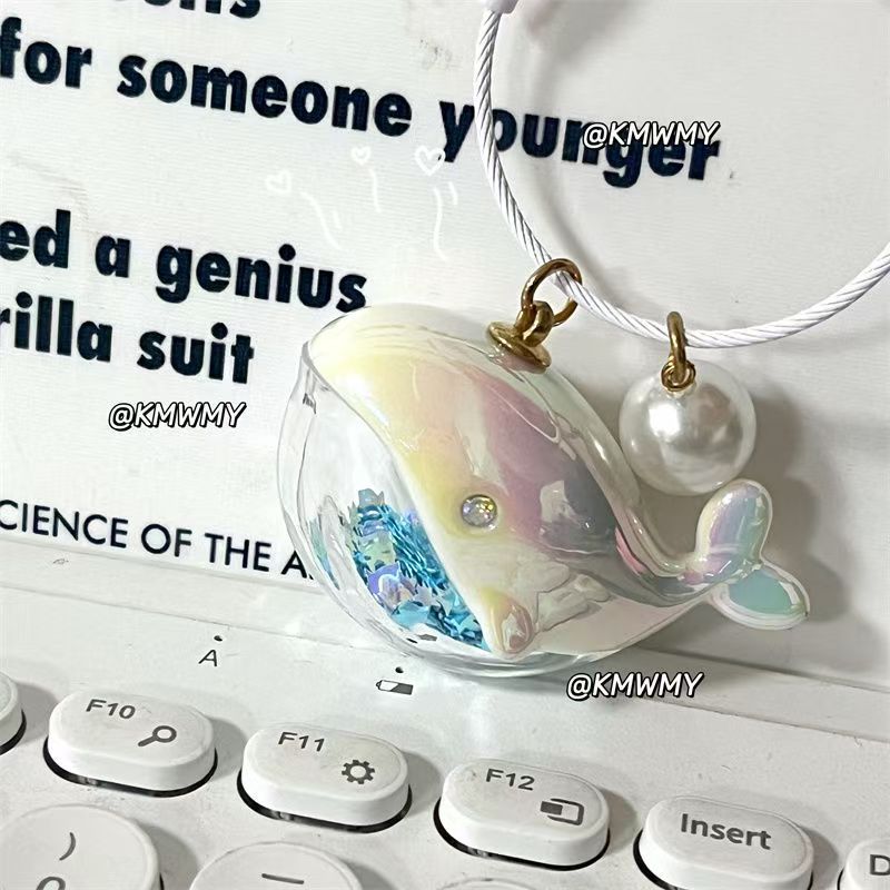 あなたに向かって走るとき、同じクジラのペンダント、キーホルダー、ランドセルのペンダント、水族館のカップルモデルを記念します。