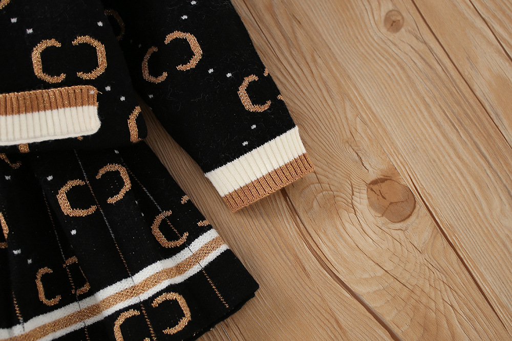 Sweaer 2023 Automne/Winer Nouvelle Mode Filles Bébé Tricot Deux Pièces Se Étranger Manches Longues Chaud_voghion.com