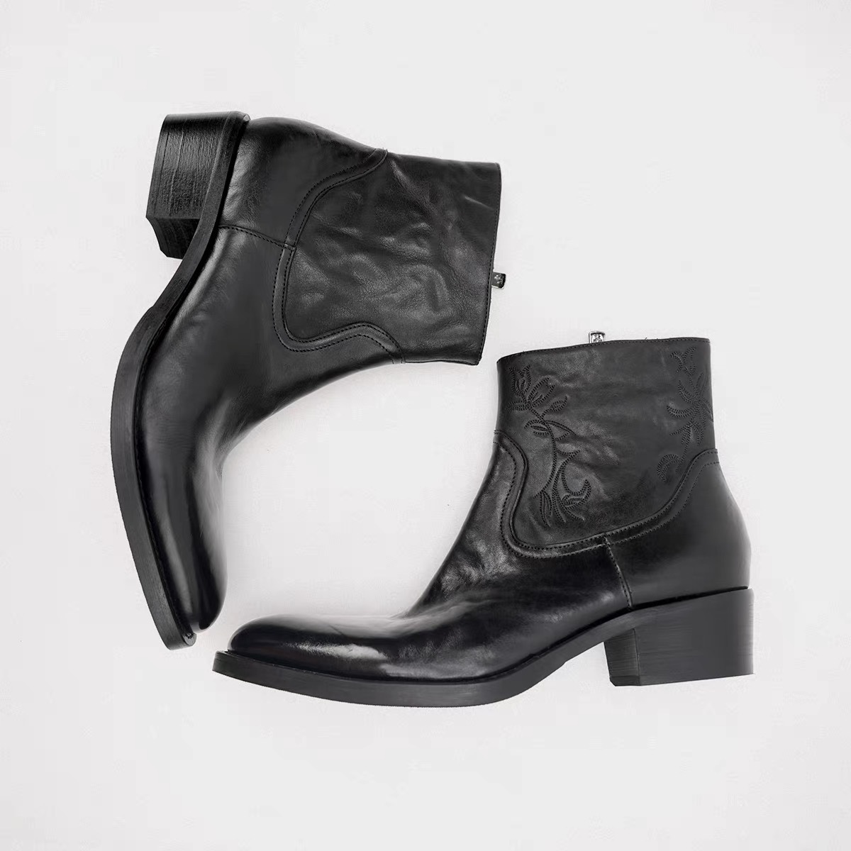 Hand-embroidered Martin boots for men, European and American trendy style, vintage short boots for couples, high-top Chelsea boots, women's wizard boots