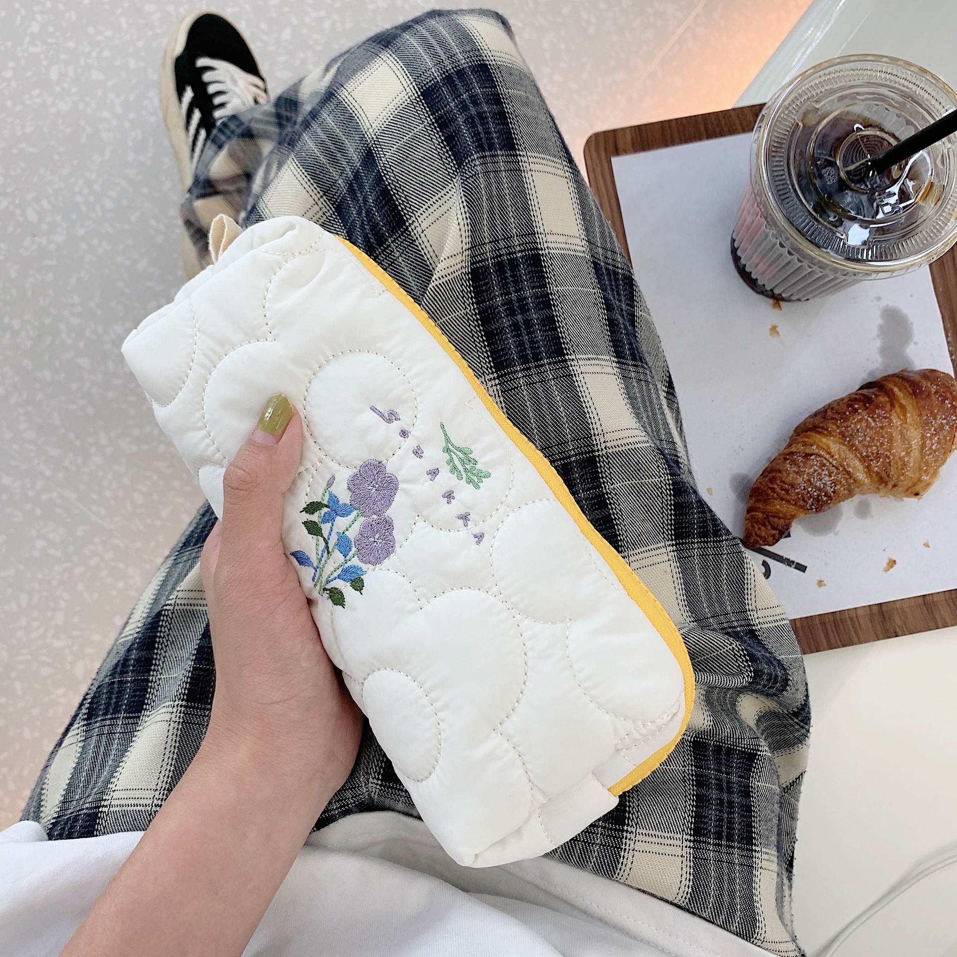 25172 Korean-style large-capacity pen case, InS-style embroidered flower, simple canvas bag for female students, pencil and stationery bag undefined