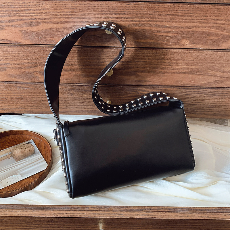 Borsa a spalla punk con borchie stile europeo per donna_voghion.com