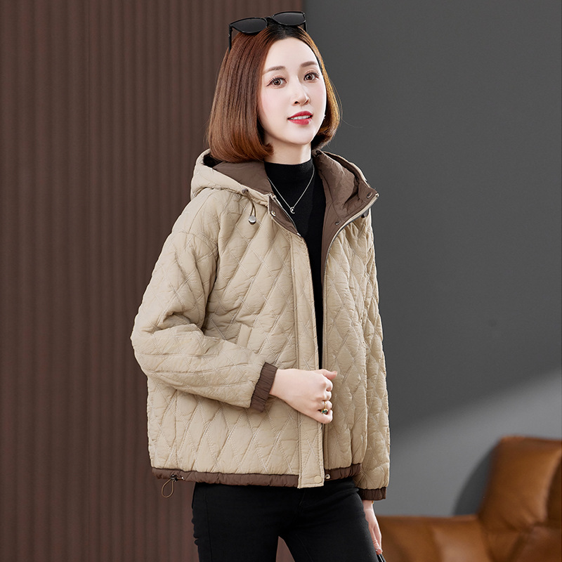 Abrigo de algodón acolchado con capucha corto casual para mujer 2024 ropa de invierno suelta de gran tamaño temperamento de madre de mediana edad chaqueta de algodón cálida