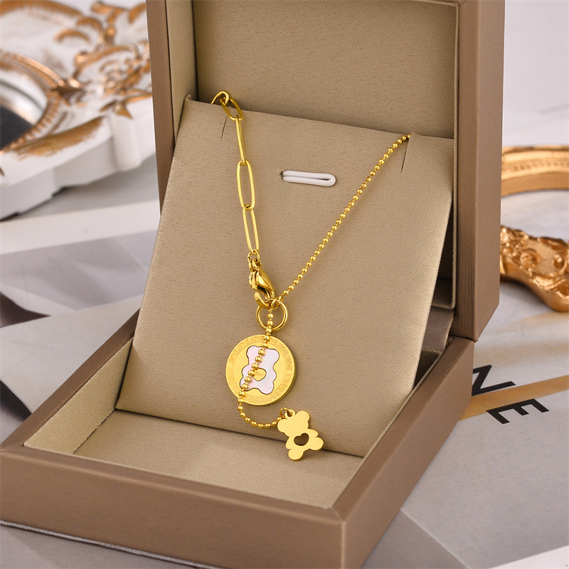Collar de acero de titanio para mujeres simple y versátil estilo ligero de lujo nicho diseño de alta calidad no decoloración joyería de cadena de clavícula al por mayor