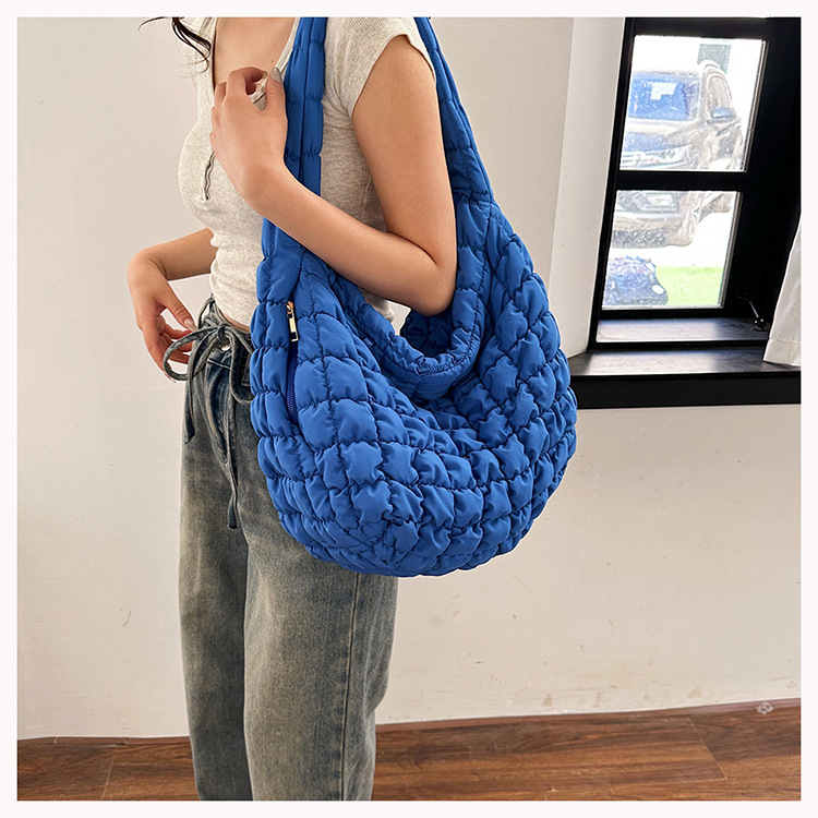 Women's Large Nylon Solid Color Streetwear Zipper Cloud Shape Bag display picture 21