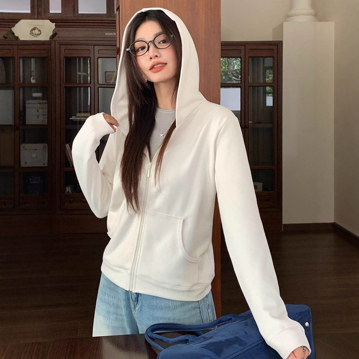 莱丽莎秋冬连帽拉链女士新款纯色厚款休闲卫衣高级感软糯上衣外套