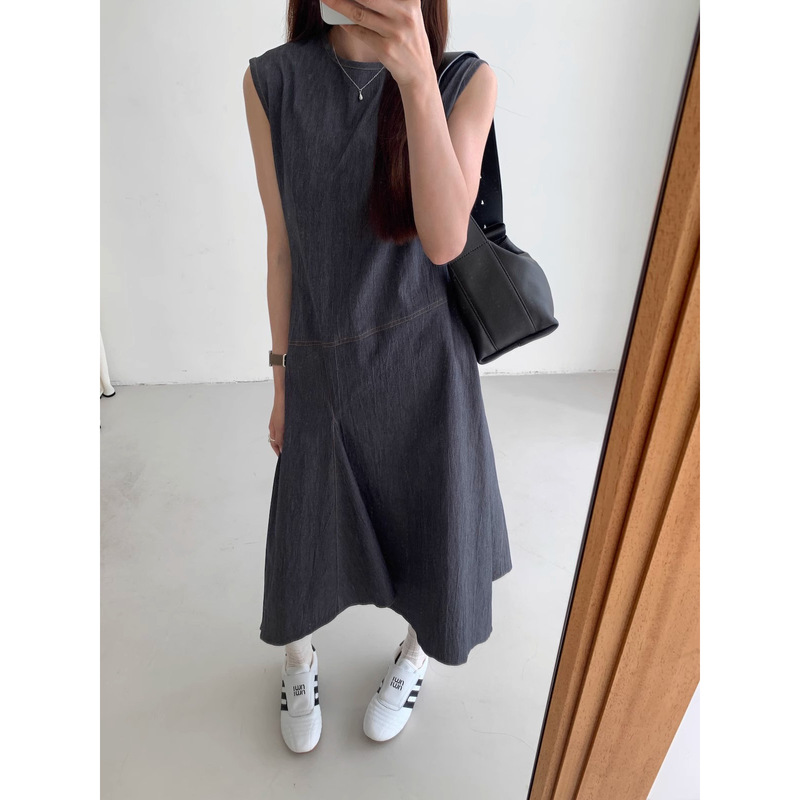 3432 #   Mrs Sui 2025 Denim Normcore Waist Round Neck Sleeveless Asymmetrical Cos Style Long Dress