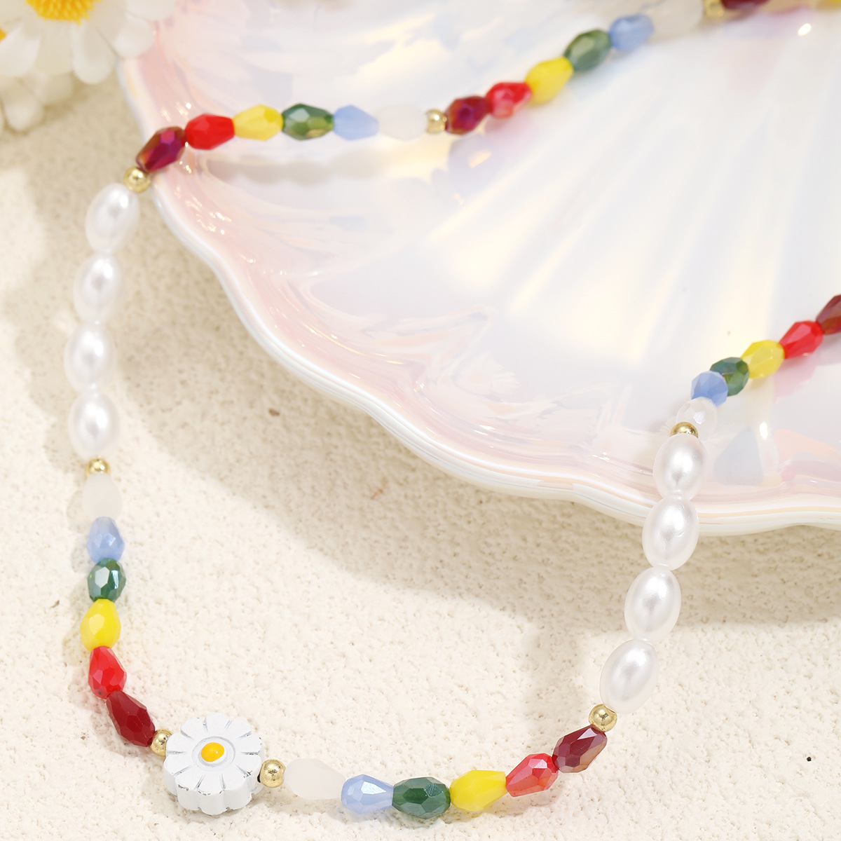 Nouveau collier de marguerite de perles de couleur dopamine, frais et mignon, design Xiaozhong d'été pour femme, chaîne de clavicule de haute qualité_voghion.com