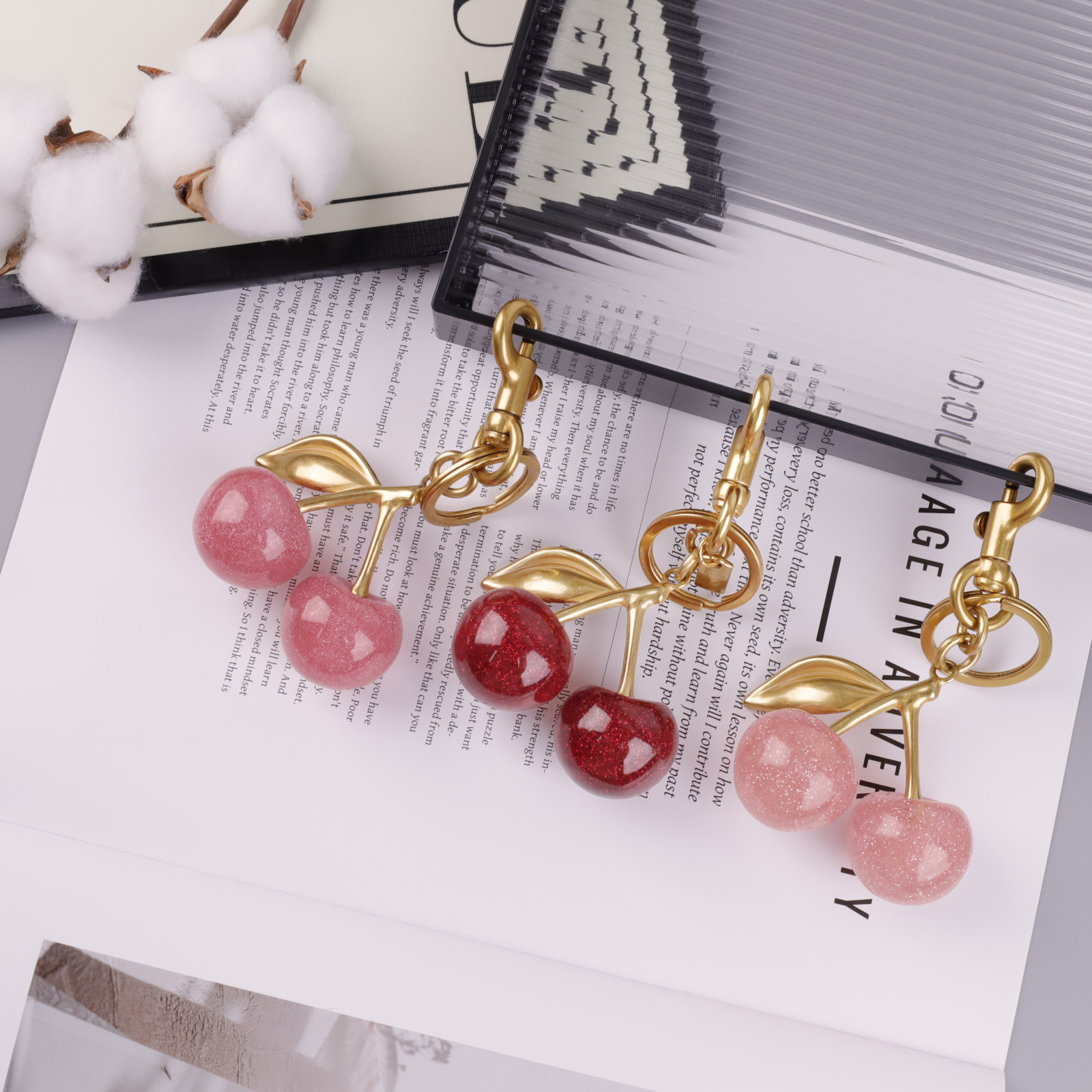 Transfronterizos directamente para bolsas de cereza colgantes de moda llaveras de automóviles llaveras de Amazon llaveras de metal accesorios de bolsas al por mayor