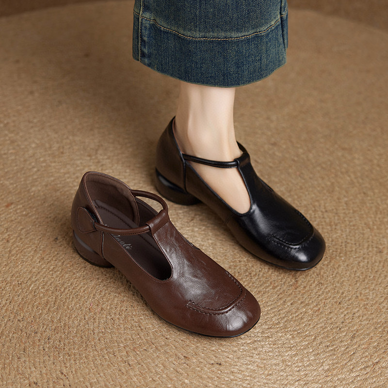 Round-Toe Mary Jane Shoes for Women, French Retro Style, T-Strap Loafers, Low-Heeled Leather Shoes, Flat Shoes, Cross-Border, Extra Large and Extra Small Sizes