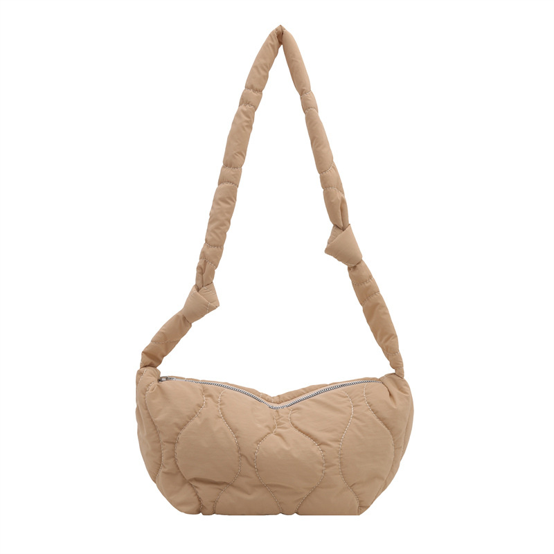 Moda de algodón de gran capacidad 2023 nuevo plegado nube bordado línea simple ocio bolsas de brazo para mujeres