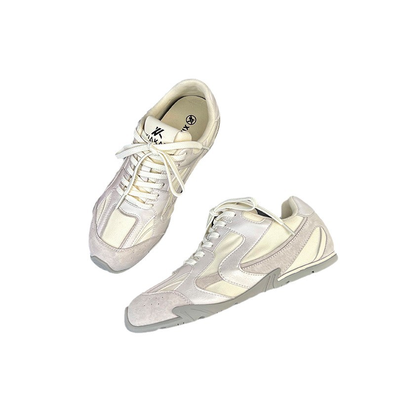 La marea no es sur ~ Zapatos plateados Forrest Gump 2025 nuevo estilo aumento de 4cm zapatos de entrenamiento alemanes zapatos deportivos de suela blanda de cuero para mujer