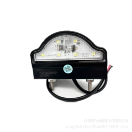 示宽灯;车顶灯;尾灯