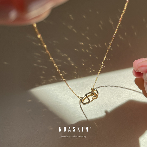 Classic Pig Nose Necklace for Women - S925 Pure Silver Plated with 18K Gold, Charming and Versatile Lockchain with a Touch of Elegance