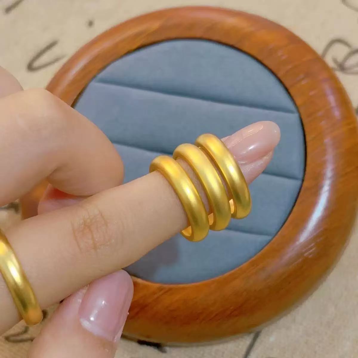 Wholesale Supply of Fine Gold Jewelry, Pearl Nickel Ancient Method Rings, Gold Store Same Style Plain Rings, Loach Back Rings, Jewelry