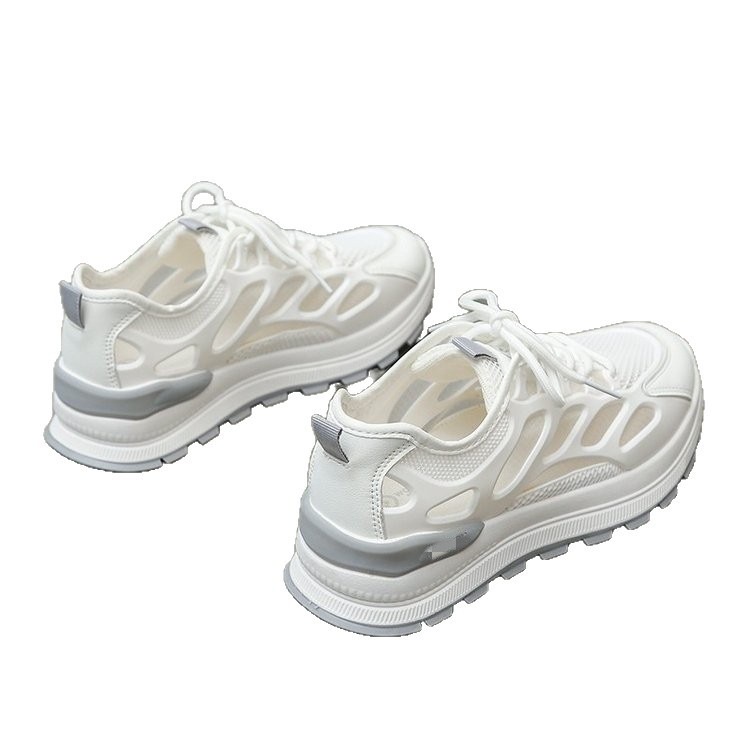 Zapatos deportivos ligeros de malla de fondo grueso para niños y niñas 2026 verano nuevo tipo delgado transpirable zapatos casuales para padres