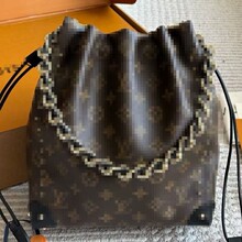 Ů���߼����p���H��2026Cruise�紺����Noe�ִ��ϻ����yˮͰ���T