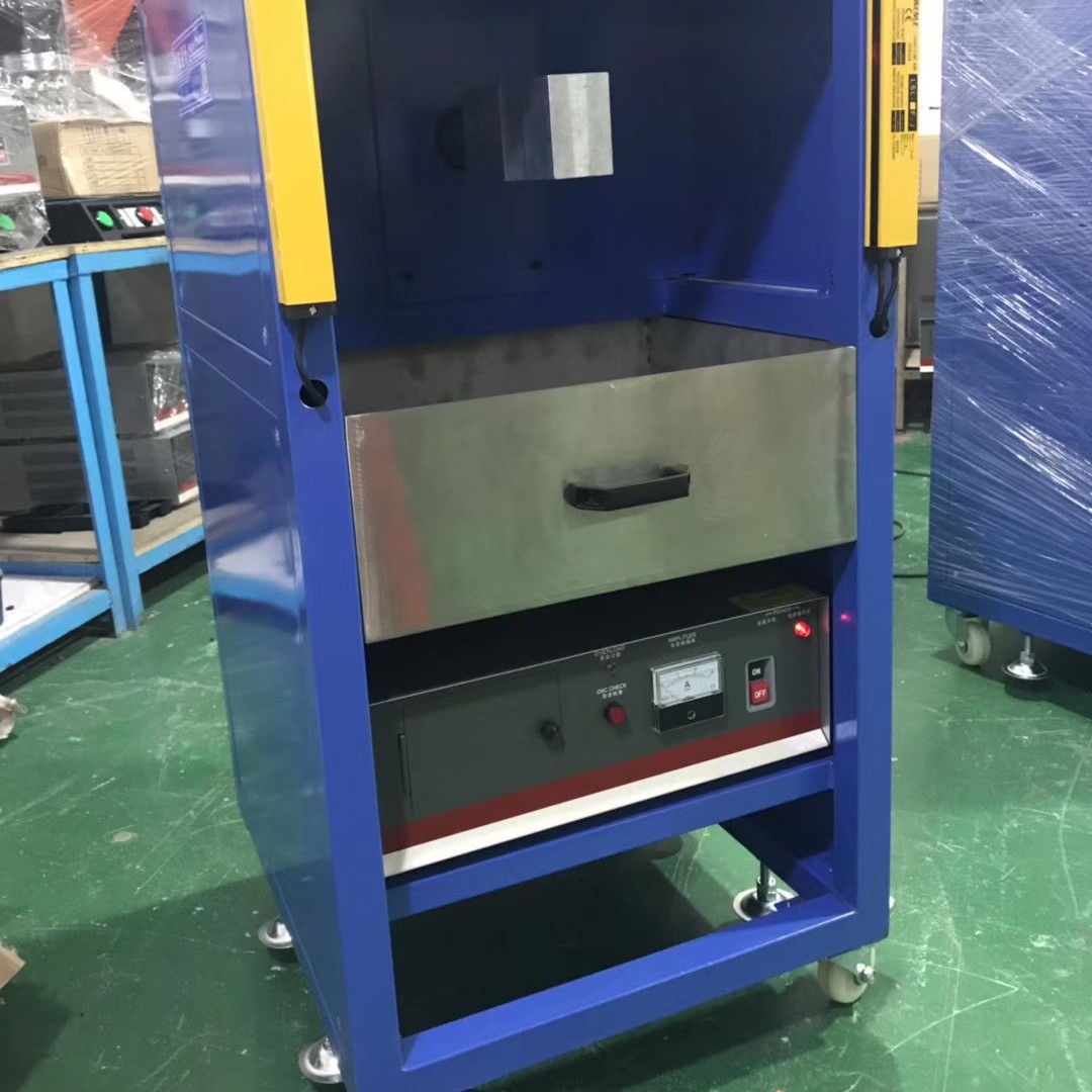 自动水口震落机分离机水口无毛刺表面光滑节约人工成本效率高