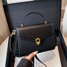 ��ʽС���������Ů��2025�¿���|�Џ͹ņμ�б�������С����