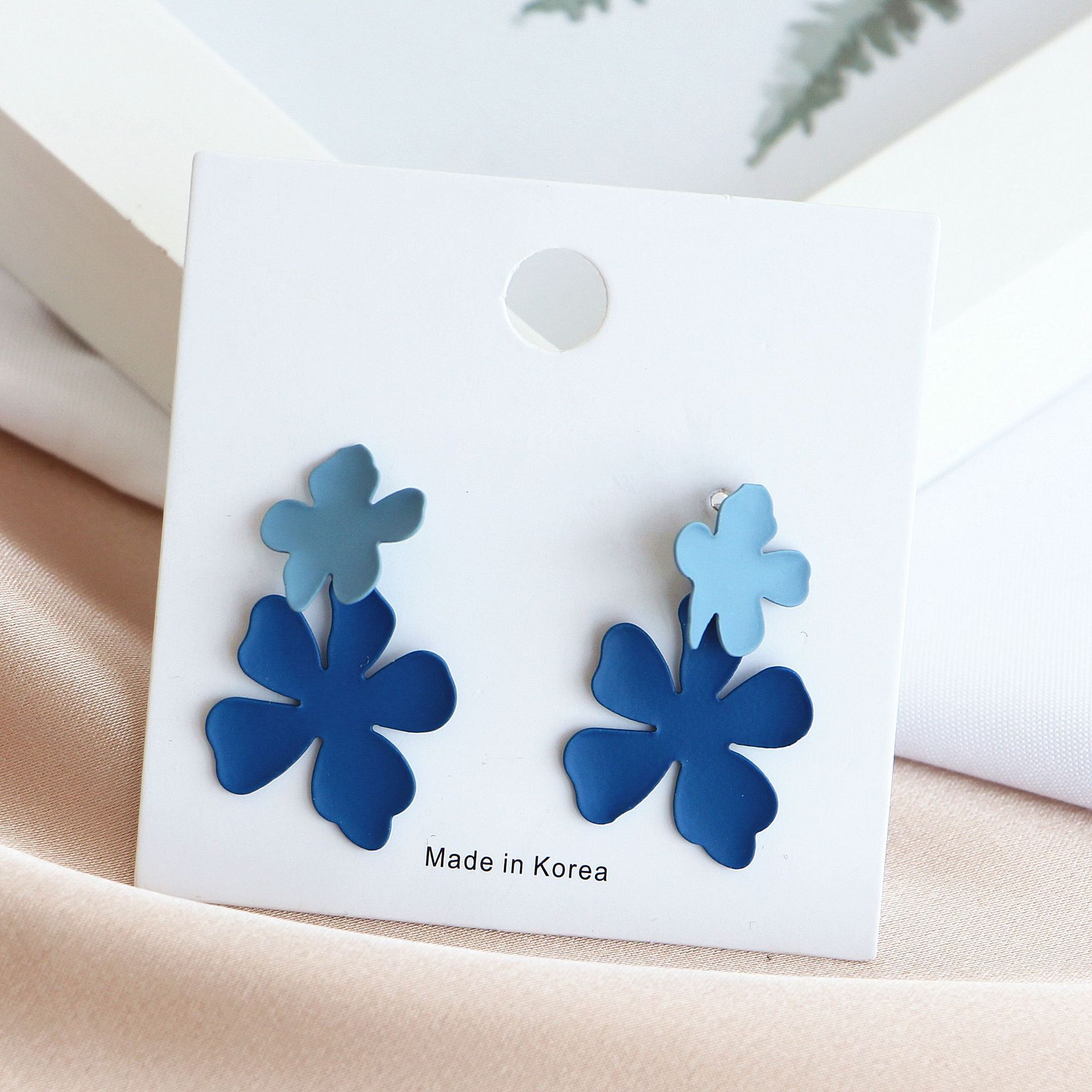 1 Pair Fashion Flower Alloy Stoving Varnish Women's Ear Studs display picture 3
