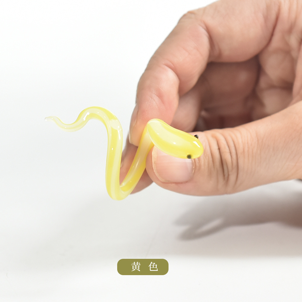 Anillo de serpiente para hombres y mujeres lujo ligero de alto nivel de vidrio esmaltado joyas de vidrio hechas a mano personalidad joyas de moda colgante