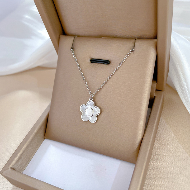 Fritillary Pentagram Necklace 18k Gold Minimalist Collarbone Chain_voghion.com