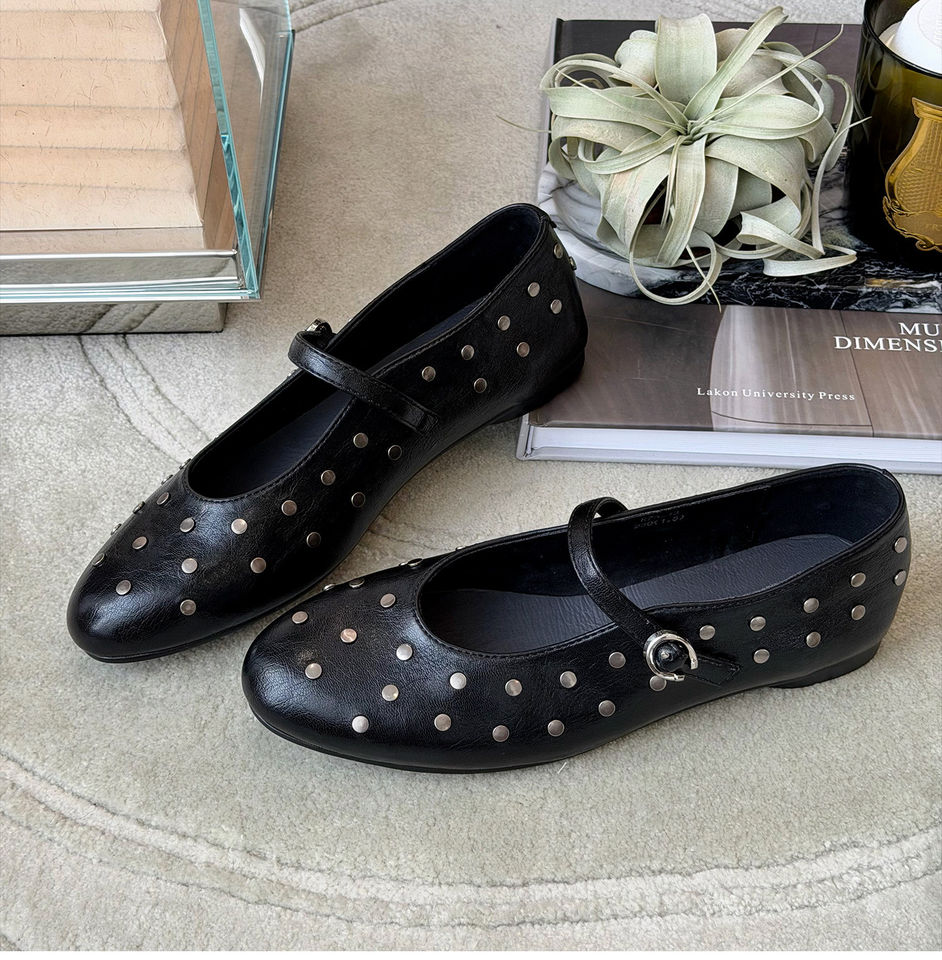 Giày Mary Jane nữ đế bệt quai ngang đính đinh tán, cổ nông, da bò, gót thấp dưới 3 cm — Bạc vỏ sò, màu đen chi tiết 3