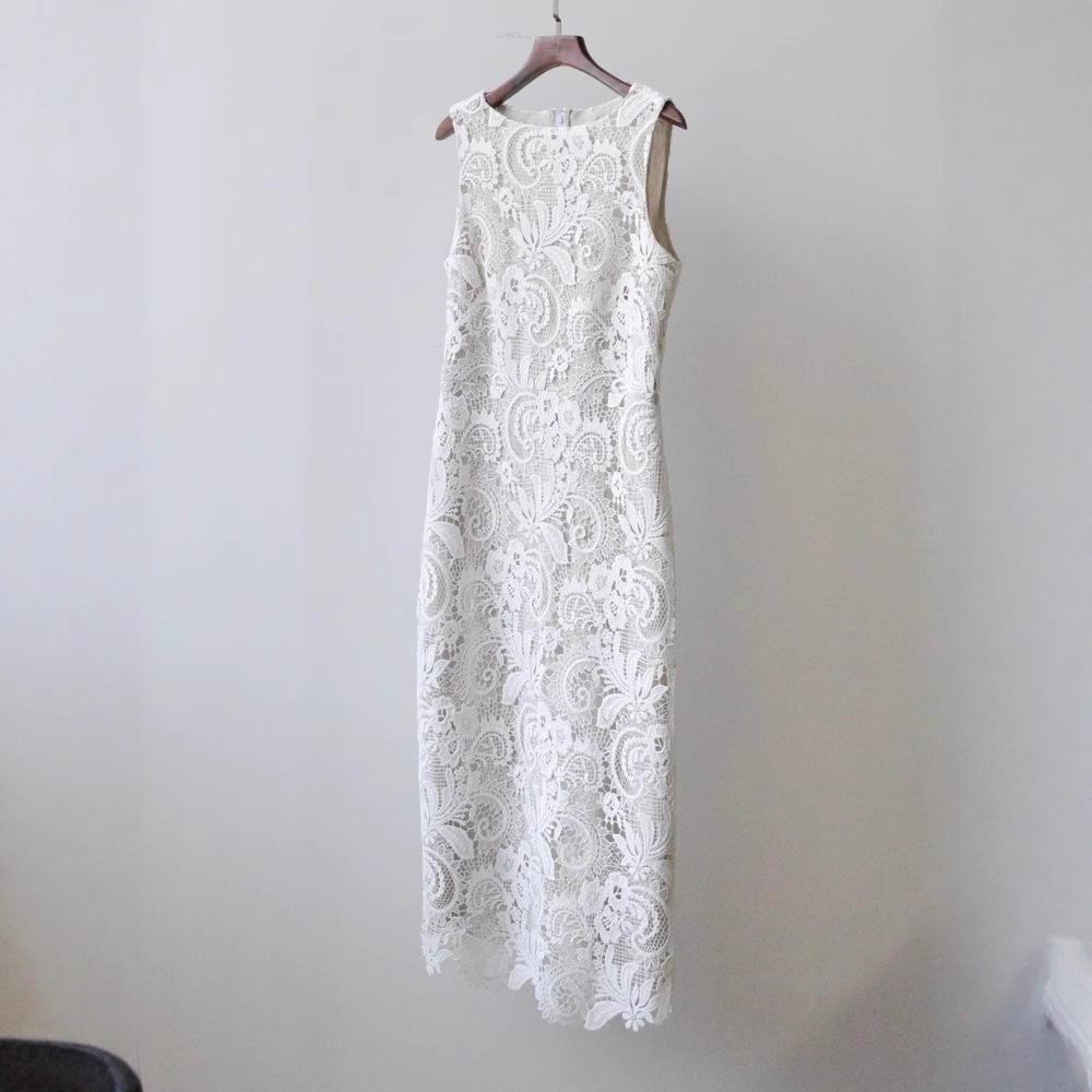 Elegant white lace summer dress sleevless