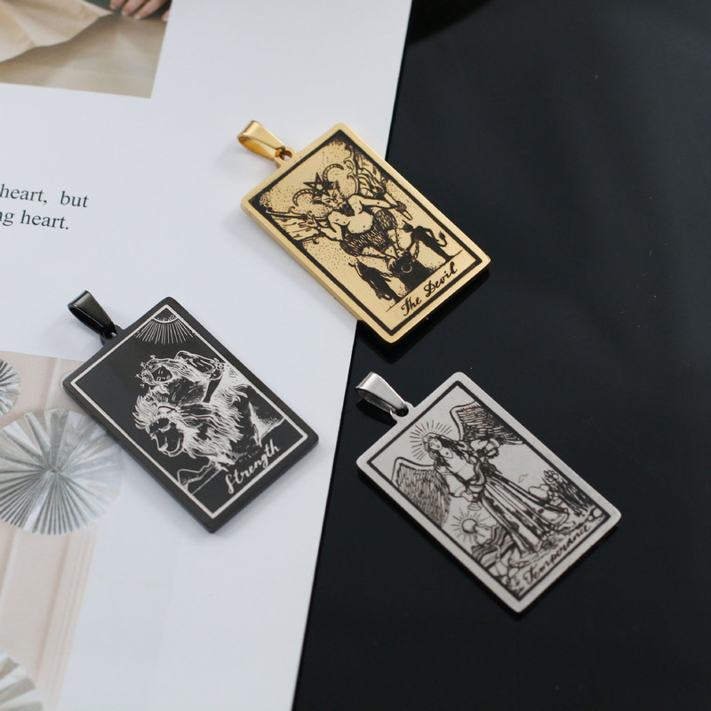 European and American retro stainless steel 22 tarot card pendant pendant pendant 18K vacuum plated titanium steel men's necklace accessories European and American retro stainless steel 22 tarot card pendant pendant pendant 18K vacuum plated titanium steel men's necklace accessories