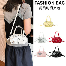 ���²��c��ʿ�DŮ���nϵ���s�S����ͨ�ڱ�y�μ�б�汣�g���