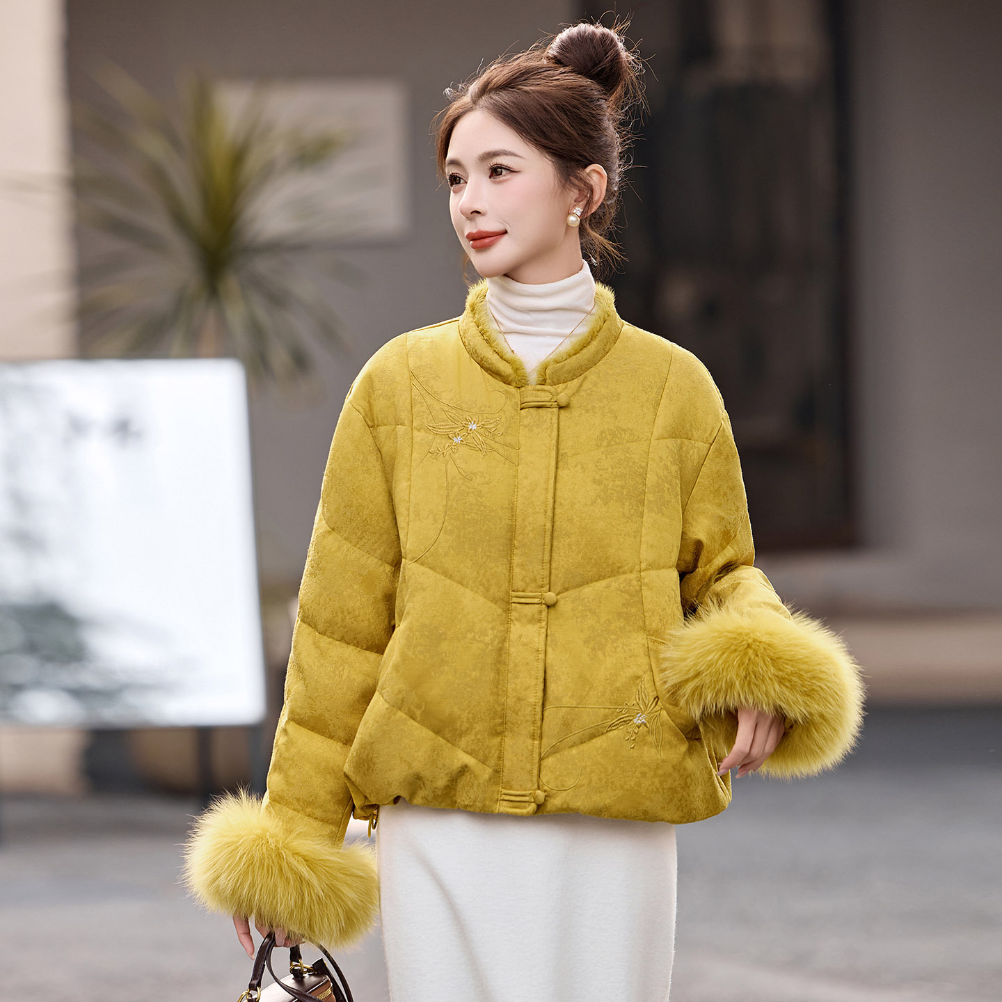 New Chinese Style down Jacket for Women Winter 2025 New Fashion Classy Foreign Style Mother's Age-Reducing White Duck down National Style Jacket