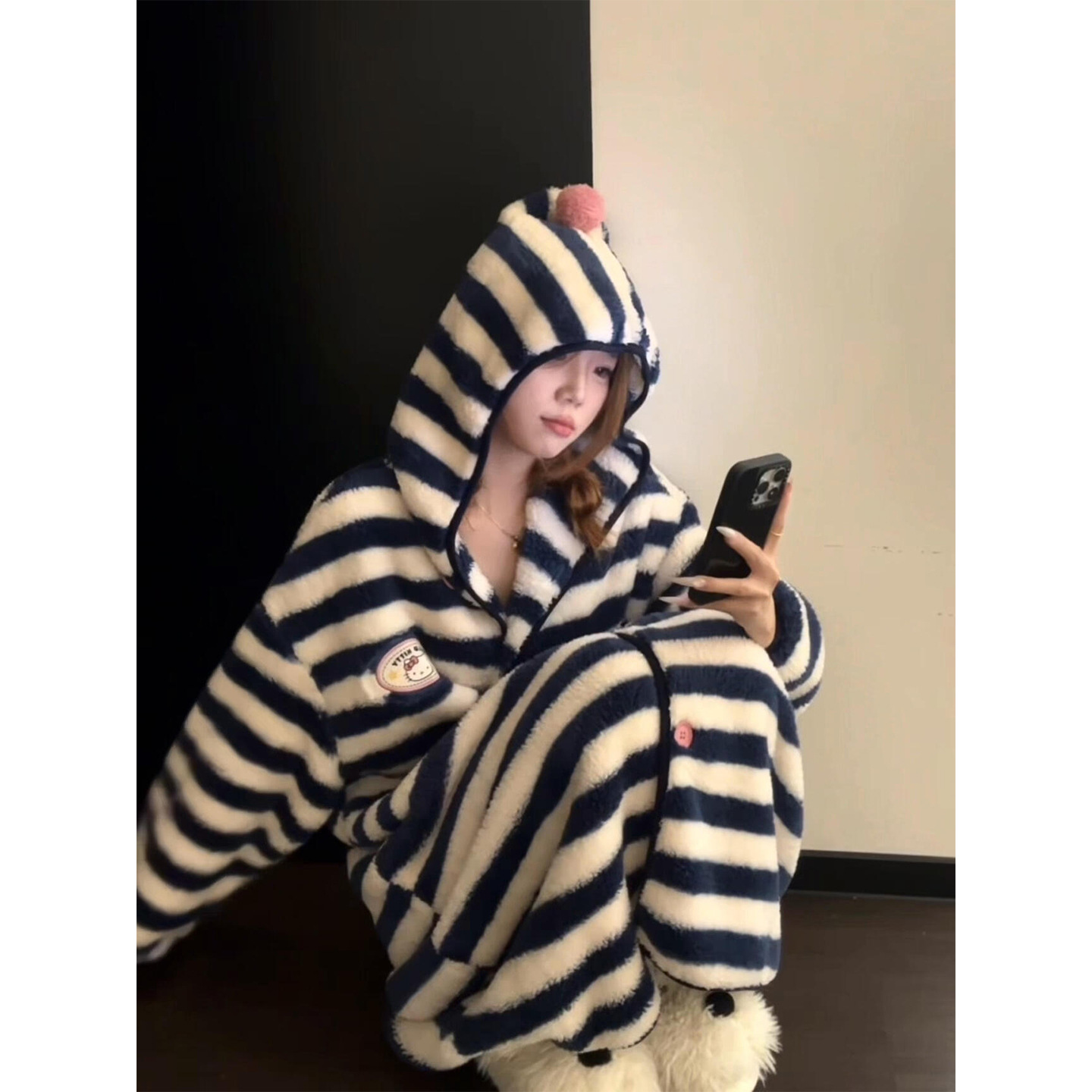 GraceChic Pue Desie Sexy gestreifter Kapuzen-Fleecepyjama für Damen, neues, dickes Plüsch-Nachthemd in Übergröße für den Herbst_voghion.com