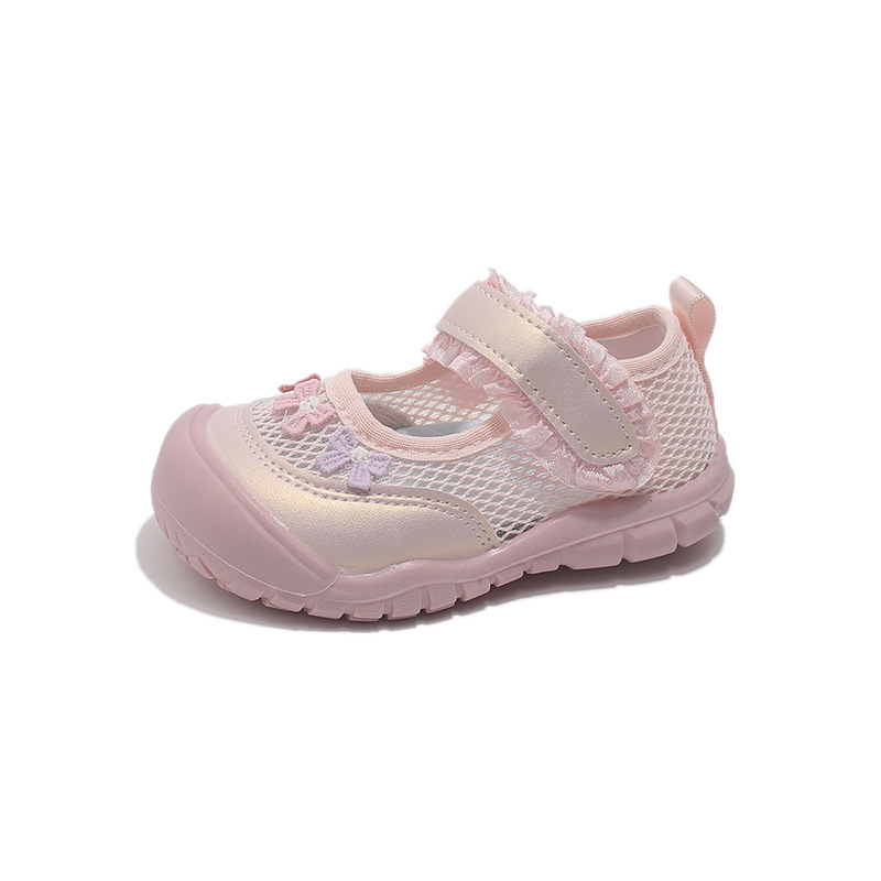 Zapatos deportivos de moda para niños 2026 verano nuevos zapatos casuales transpirables de malla para niñas zapatos de bebé suaves