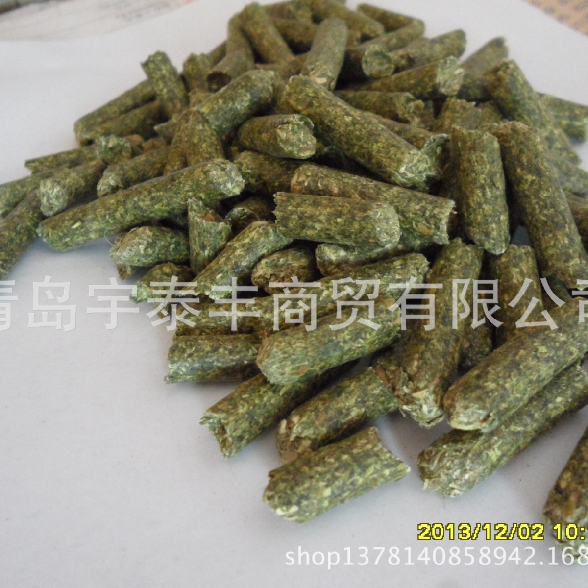 苜蓿草 苜蓿草颗粒牛羊料兔料 草料稻草玉米草绿色