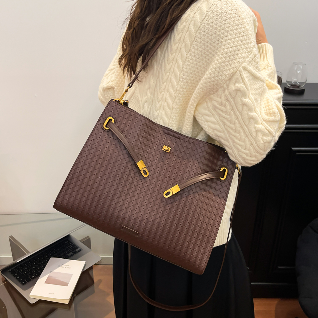 Bolsa de tejido de comercio exterior transfronterizo de mujeres alta sensación de brazo bolso de viaje universal bolso de hombro de gran capacidad mochila