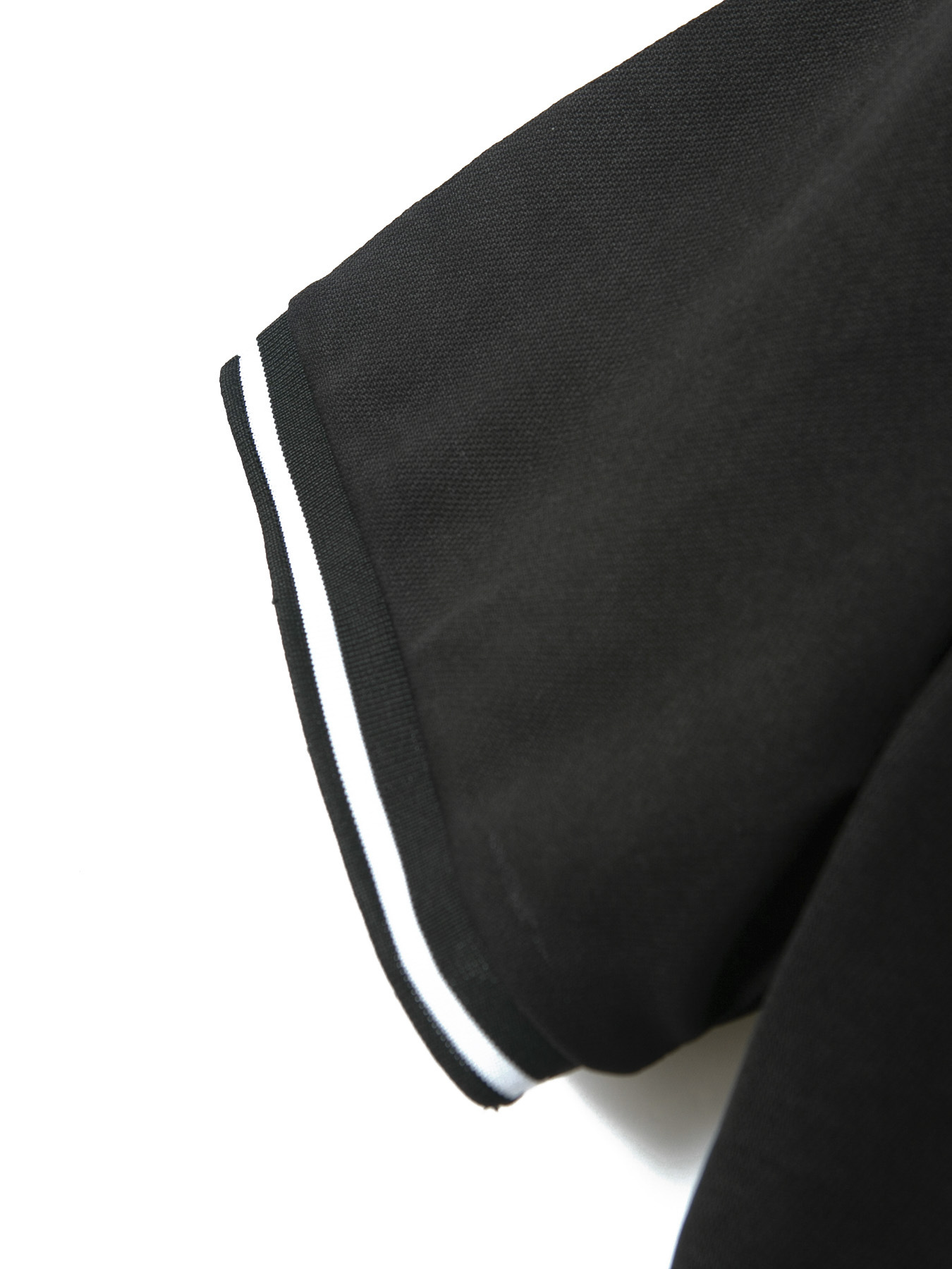 Polo da uomo con collo a coste e chiusura a bottoni_voghion.com