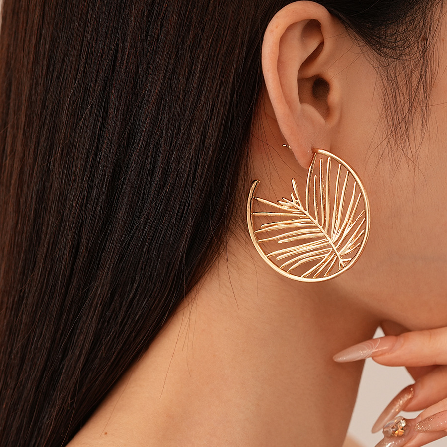 21g Weight 925 Sterling Silver Ear Needle Material Ear Studs Classification 1 Pair Quantity Holiday, Banquet Occasion Alloy Material Leaf Pattern Women's Gender Plating Design Casual, Elegant, Lady Style 1 Pair Casual Elegant Lady Leaf Plating Alloy Ear Studs 2