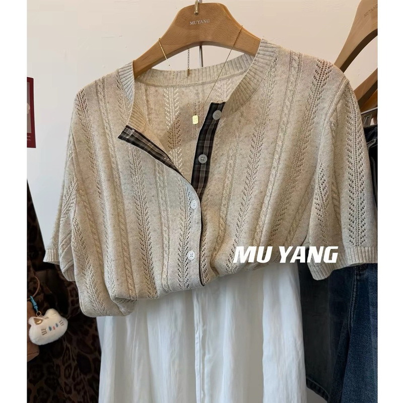 Exquisite Craftsmanship! Plaid Patchwork with Hollow-Out Pattern Short-Sleeve Knit Cardigan for Women, Korean Style Gentle Little Cardigan Exquisite Craftsmanship! Plaid Patchwork with Hollow-Out Pattern Short-Sleeve Knit Cardigan for Women, Korean Style Gentle Little Cardigan