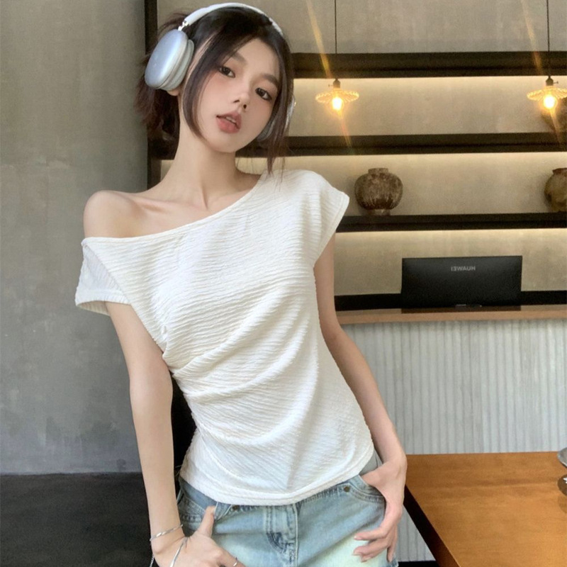 Korean Style Slanted Shoulder Exposed Collarbone Short-Sleeved Pleated T-Shirt for Women New Summer Design Niche Design Short Top