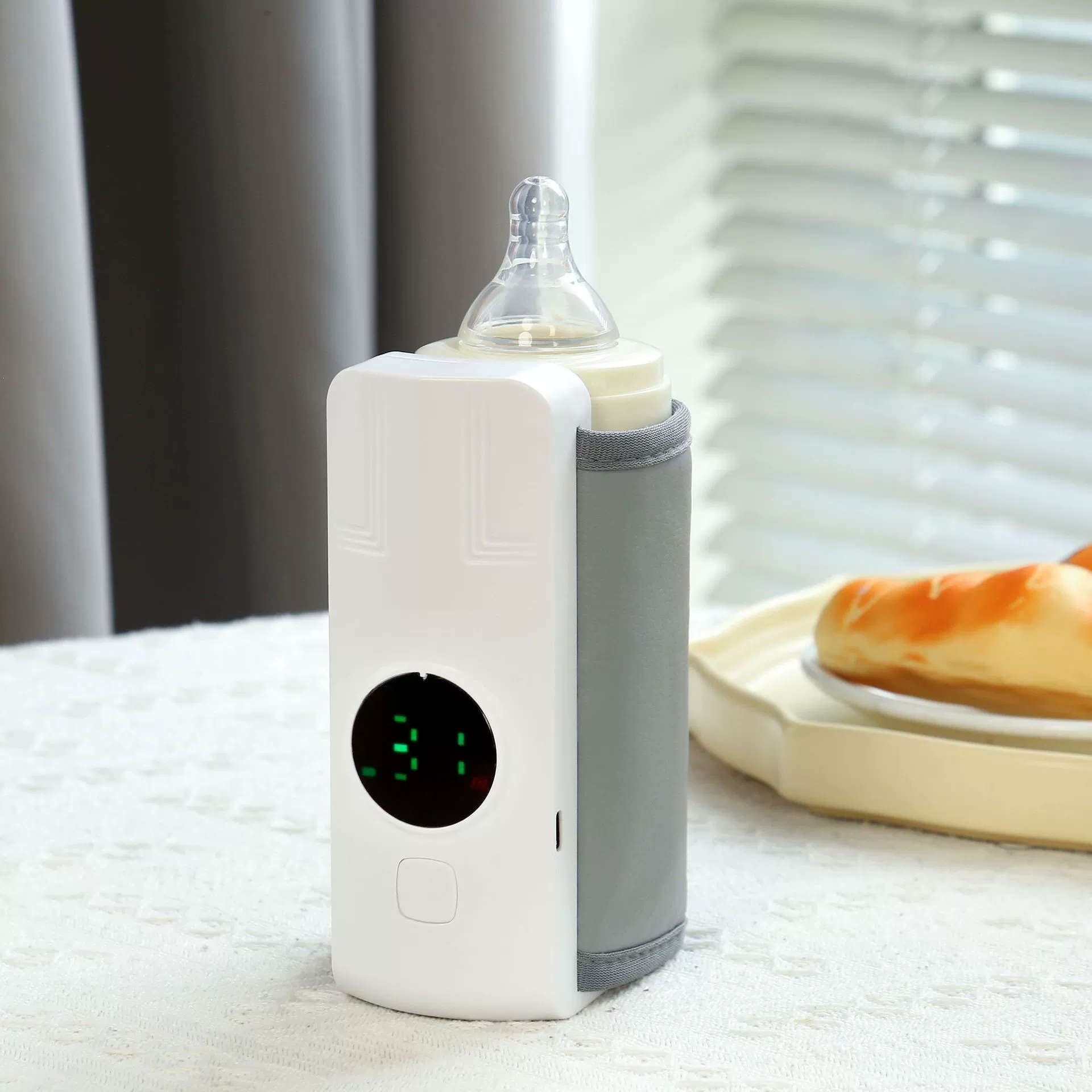Handheld breast pump charging, universal thermocover, (Cross-border trading), keeps constant temperature