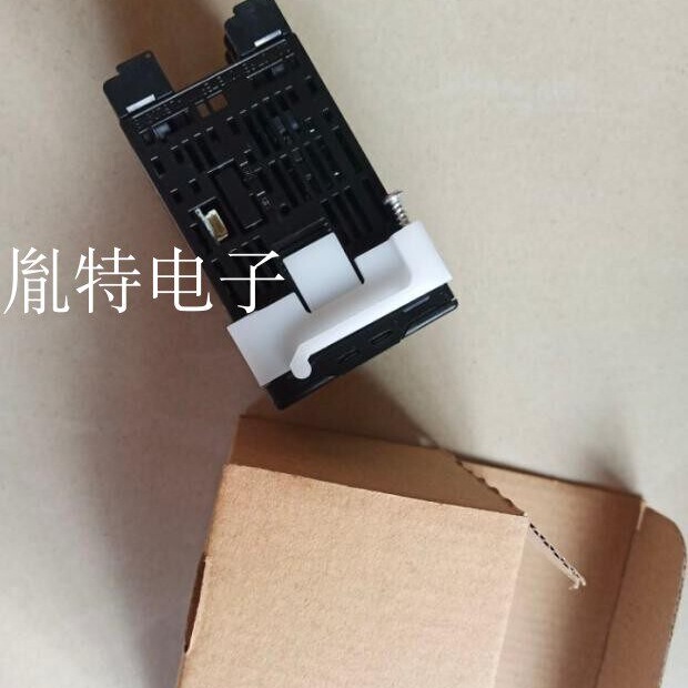 Thermostat model E5CN-R2T Q2T R2MT-500 Q2MT -Q2HBT R2HBT R2H03T-FLK